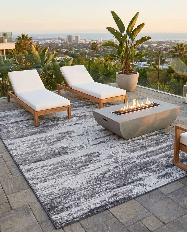 7' 10 x 11' Easy-Clean Modern Indoor / Outdoor Rug
