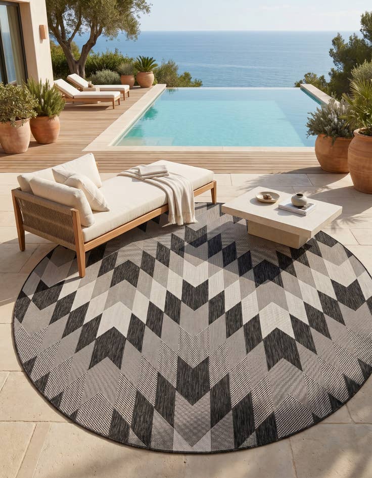 Detail image of 7' 10 x 7' 10 Easy-Clean Modern Indoor / Outdoor Round Rug