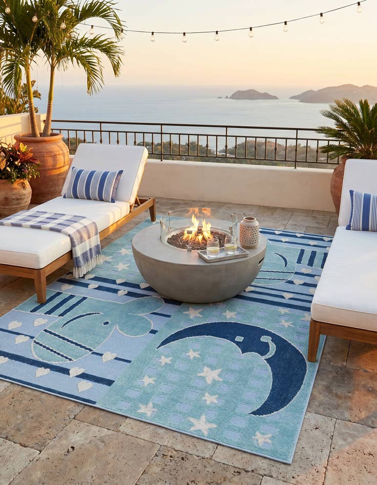 Detail image of 5' 3 x 7' 7 Easy-Clean Indoor / Outdoor Rug