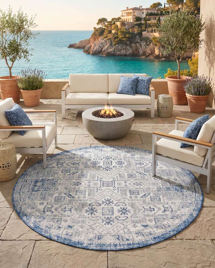 5' 3 x 5' 3 Easy-Clean Aztec Indoor / Outdoor Round Rug