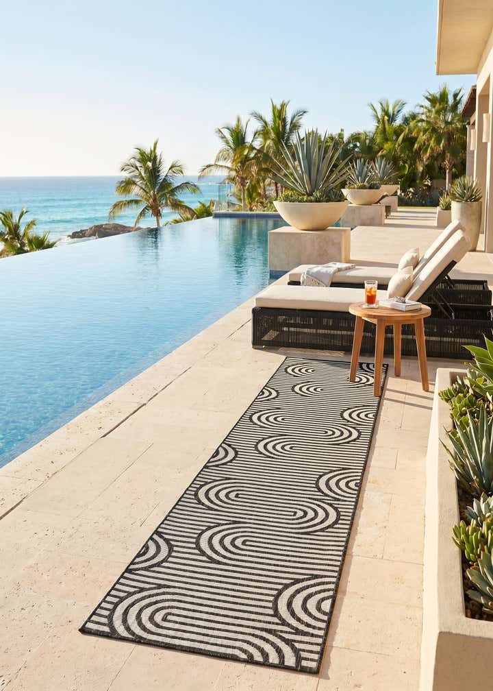 2' 7 x 12' Easy-Clean Modern Indoor / Outdoor Runner Rug