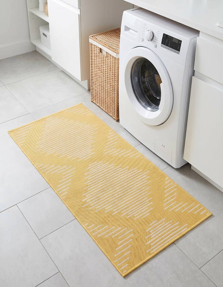 Detail image of 2' x 4' Easy-Clean Modern Indoor / Outdoor Runner Rug