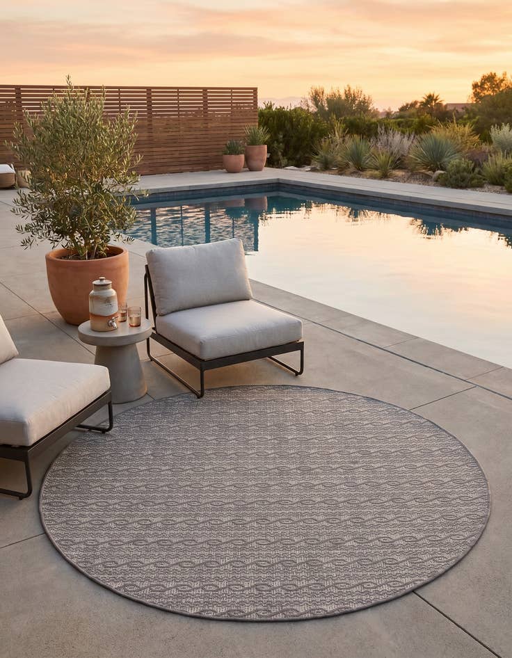 Detail image of 6' x 6' Easy-Clean Modern Indoor / Outdoor Round Rug