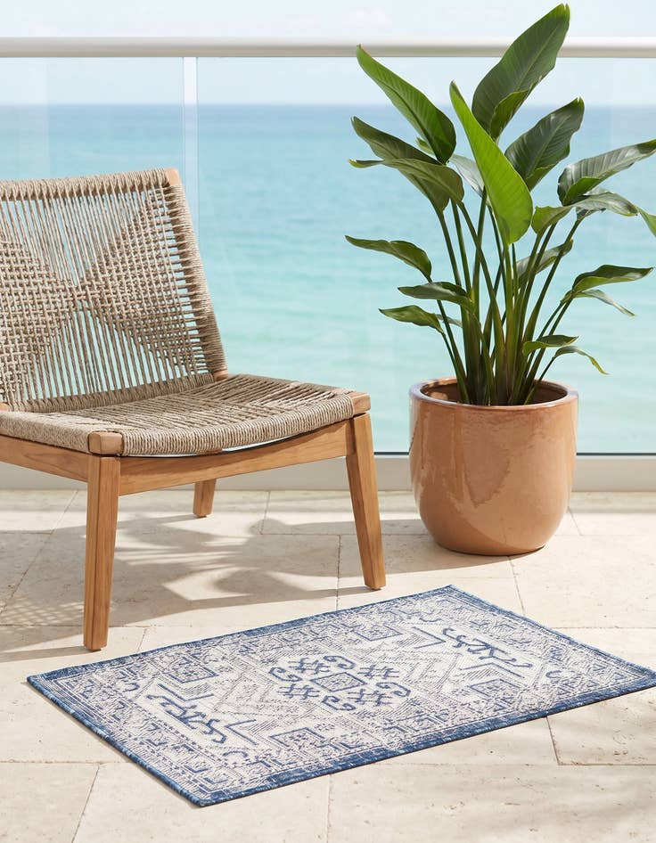 Detail image of 2' x 3' Easy-Clean Aztec Indoor / Outdoor Rug