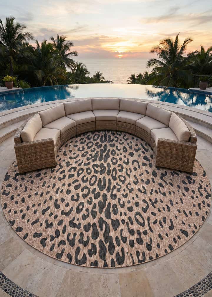 13' x 13' Easy-Clean Safari Indoor / Outdoor Round Rug