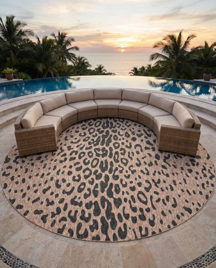 13' x 13' Easy-Clean Safari Indoor / Outdoor Round Rug