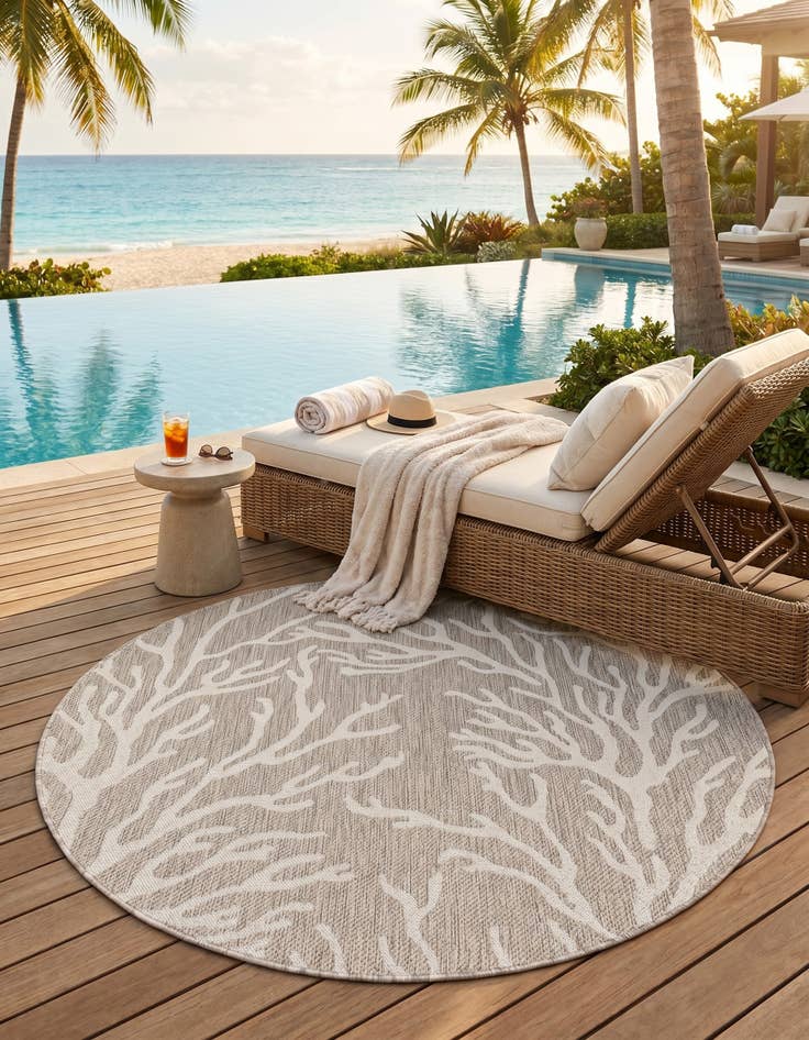 Detail image of 5' 3 x 5' 3 Easy-Clean Coastal Indoor / Outdoor Round Rug