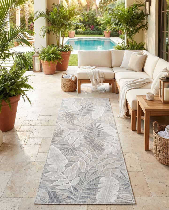 2' 2 x 6' Easy-Clean Botanical Indoor / Outdoor Runner Rug
