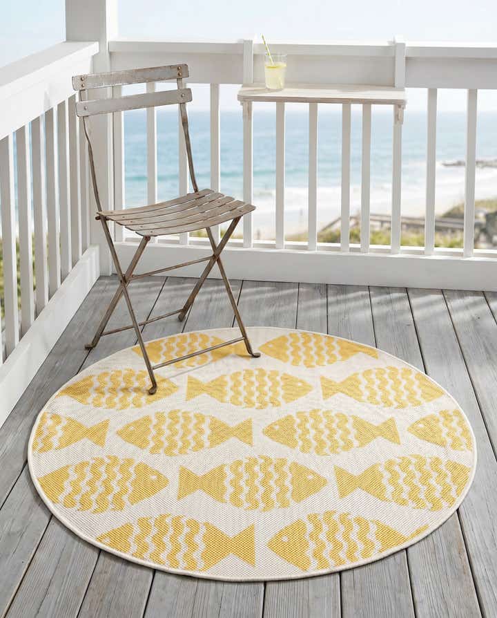 3' 1 x 3' 1 Easy-Clean Coastal Indoor / Outdoor Round Rug