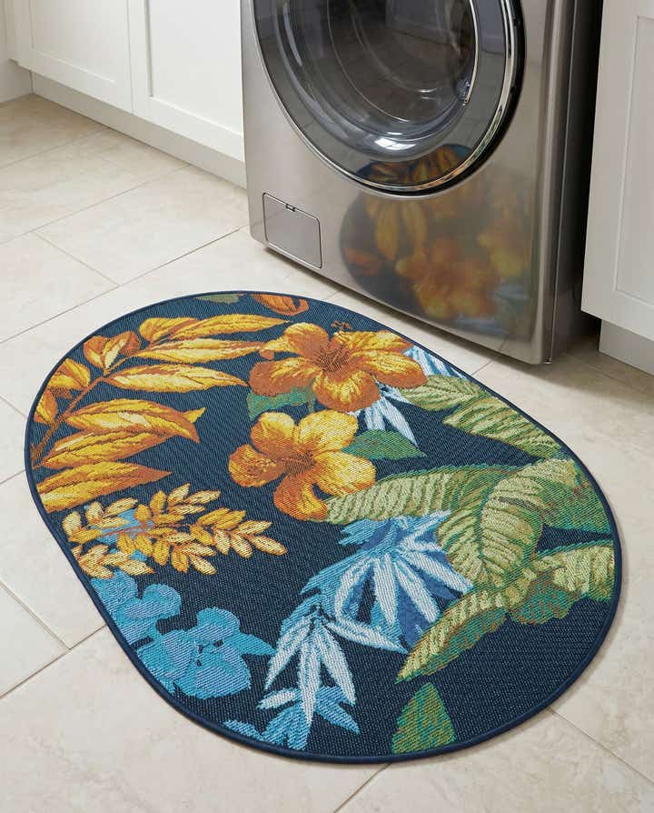 2' 2 x 3' Easy-Clean Botanical Indoor / Outdoor Oval Rug