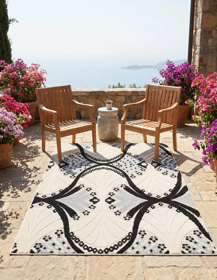 Detail image of 5' 3 x 7' 7 Easy-Clean Indoor / Outdoor Rug