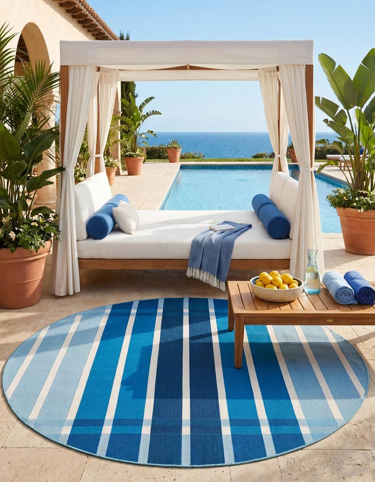 Detail image of 6' x 6' Easy-Clean Striped Indoor / Outdoor Round Rug