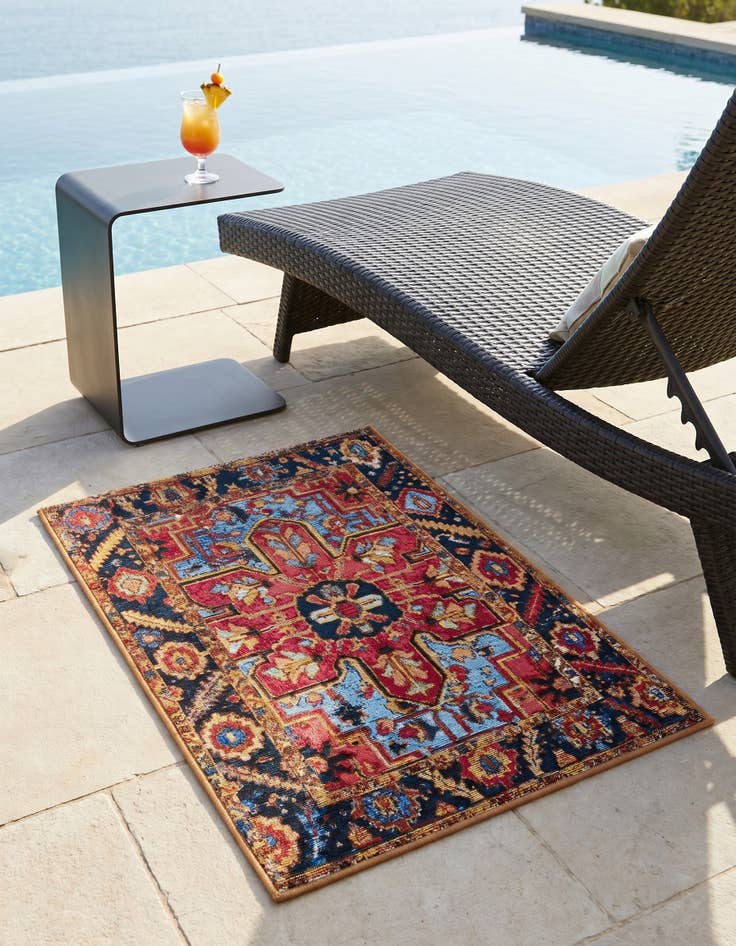 Detail image of 2' x 3' Easy-Clean Traditional Indoor / Outdoor Rug