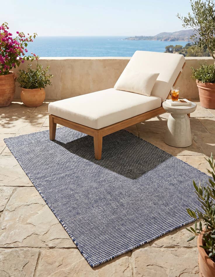 Detail image of 3' 3 x 5' 3 Easy-Clean Jill Zarin Palm Springs Indoor / Outdoor Rug