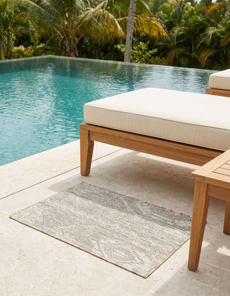 Detail image of 2' x 3' Easy-Clean Bohemian Indoor / Outdoor Rug