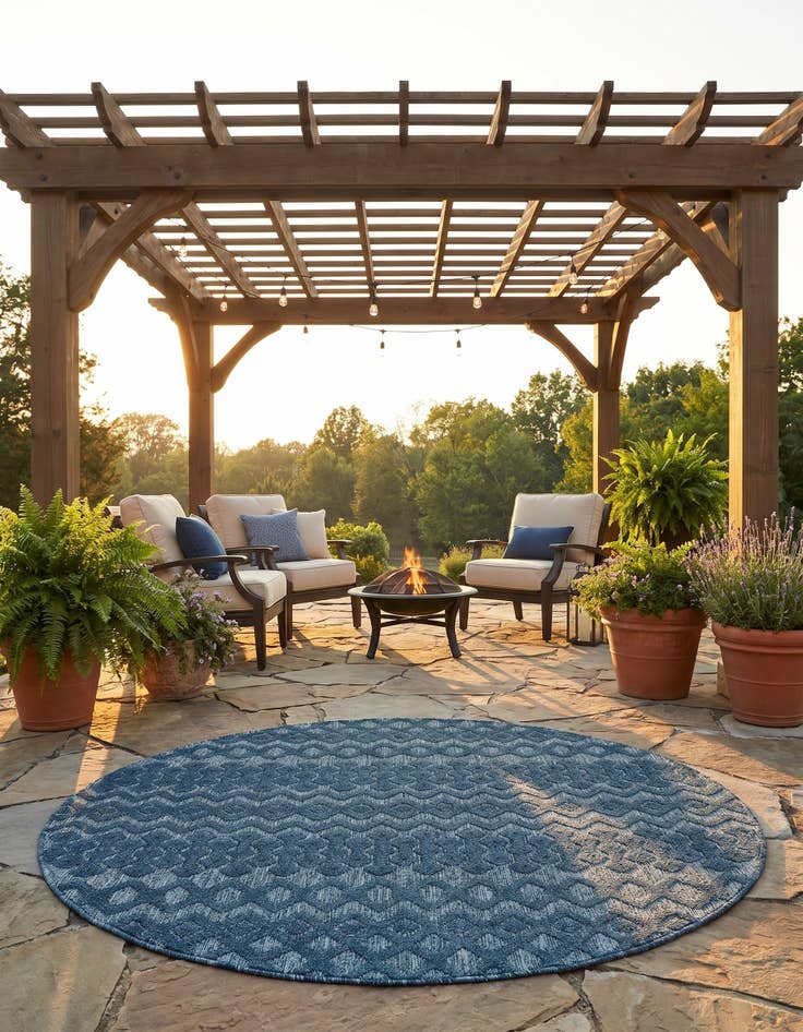 Detail image of 7' x 7' Easy-Clean Trellis Textured Indoor / Outdoor Round Rug