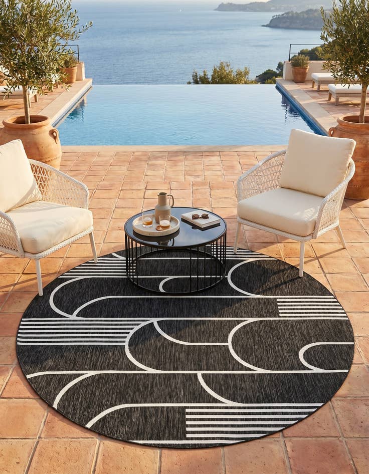 Detail image of 7' 10 x 7' 10 Easy-Clean Modern Indoor / Outdoor Round Rug