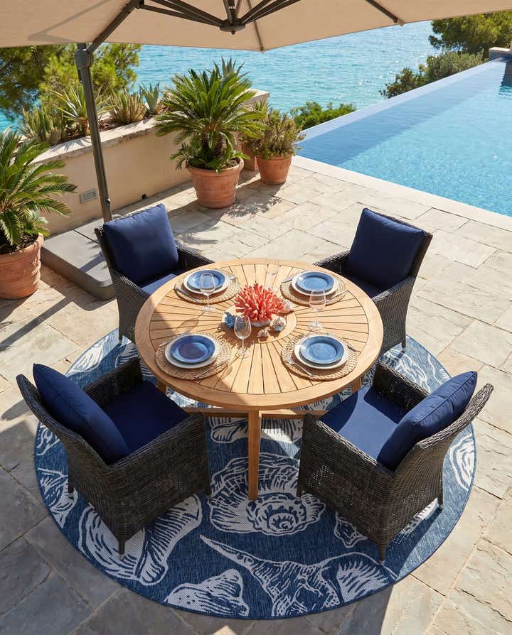 7' 10 x 7' 10 Easy-Clean Coastal Indoor / Outdoor Round Rug