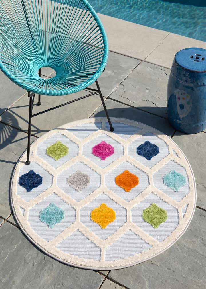 3' 3 x 3' 3 Easy-Clean Aruba Indoor / Outdoor Round Rug