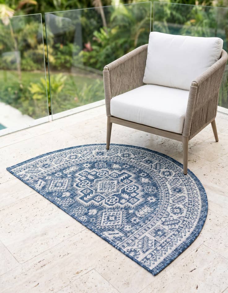 Detail image of 2' 7 x 4' Easy-Clean Aztec Indoor / Outdoor Hearth Rug