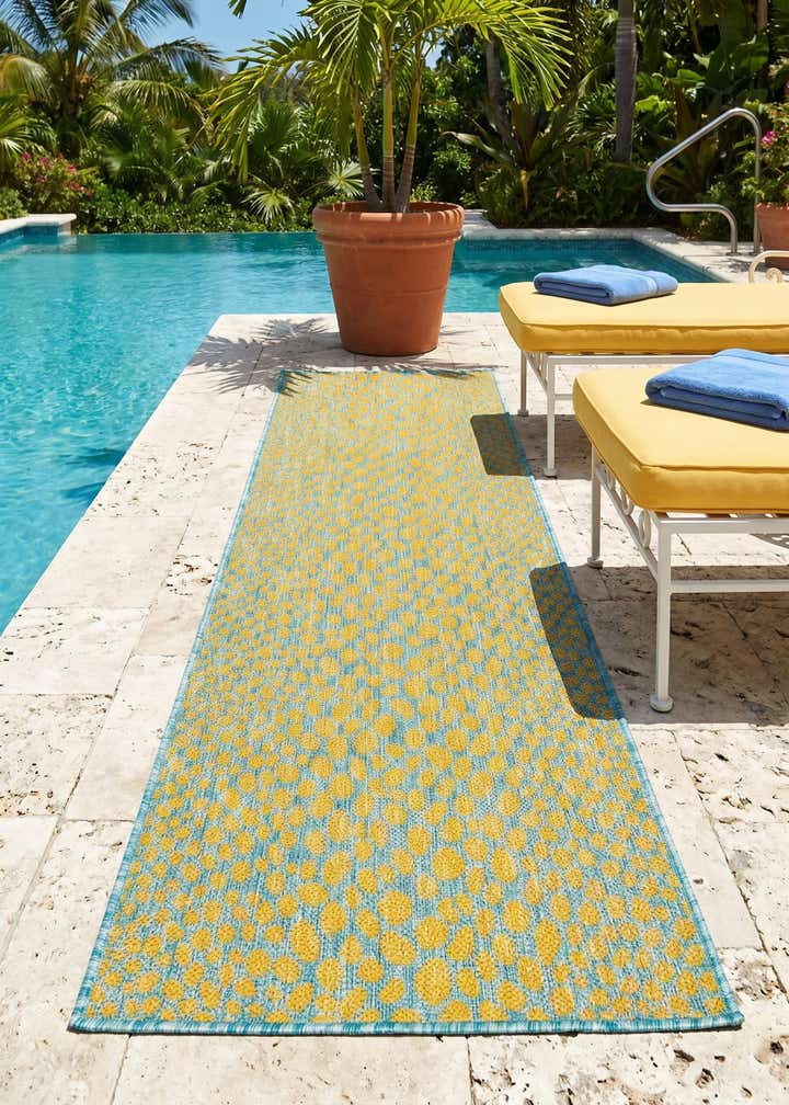 2' x 6' Easy-Clean Jill Zarin Cape Town Indoor / Outdoor Runner Rug