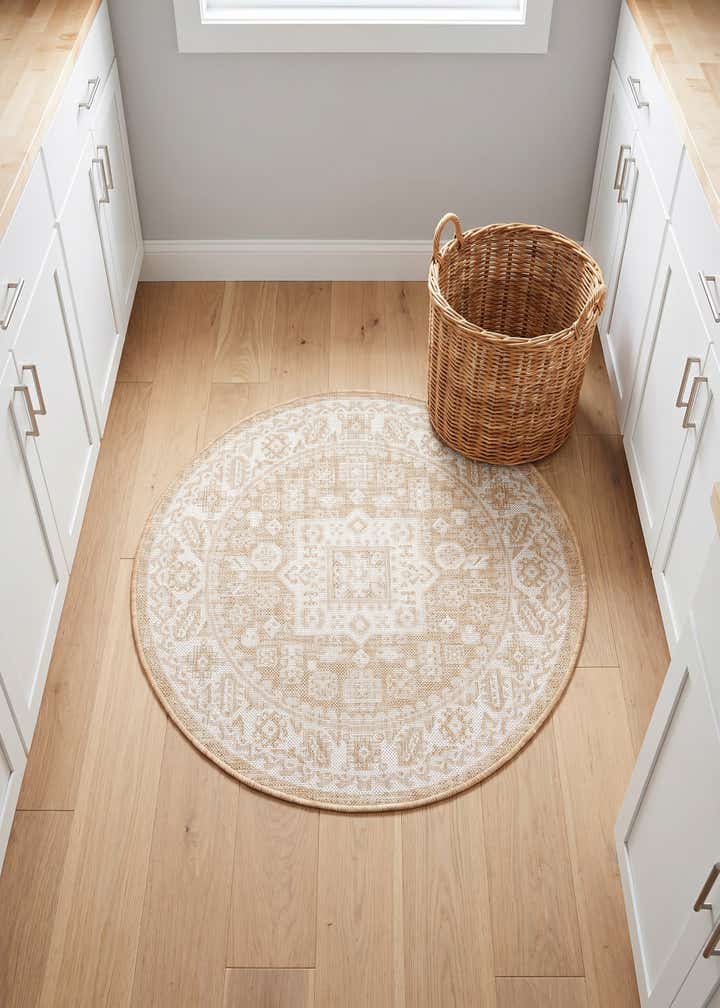 3' x 3' Easy-Clean Aztec Indoor / Outdoor Round Rug