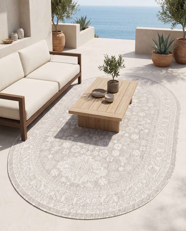 5' 3 x 8' Easy-Clean Aztec Indoor / Outdoor Oval Rug
