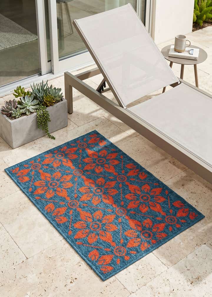 2' x 3' Easy-Clean Lattice Indoor / Outdoor Rug