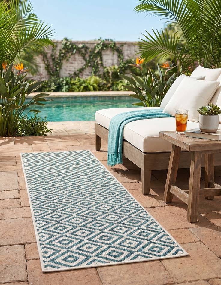 Detail image of 2' x 6' Easy-Clean Jill Zarin Costa Rica Indoor / Outdoor Runner Rug