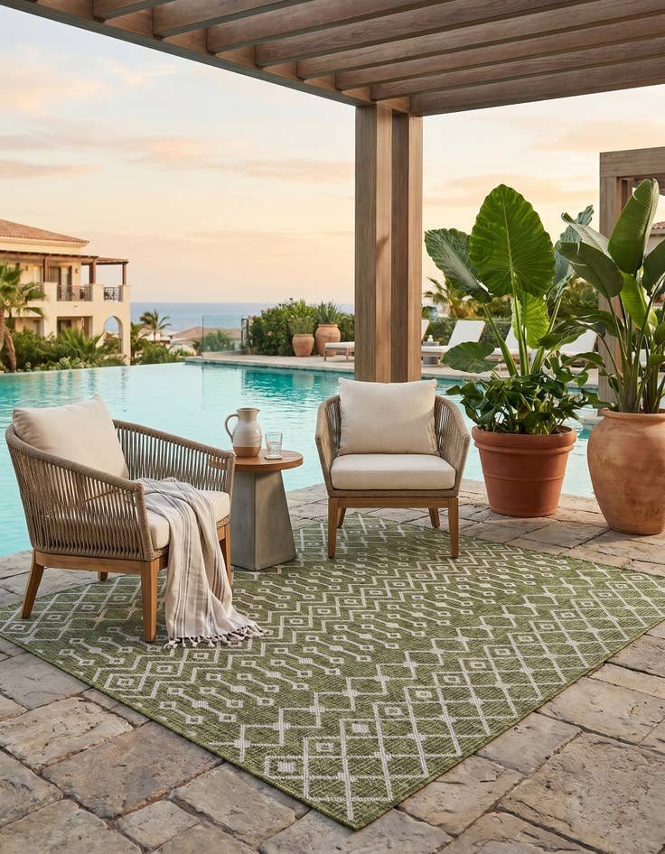 Detail image of 5' 3 x 5' 3 Easy-Clean Lattice Indoor / Outdoor Square Rug