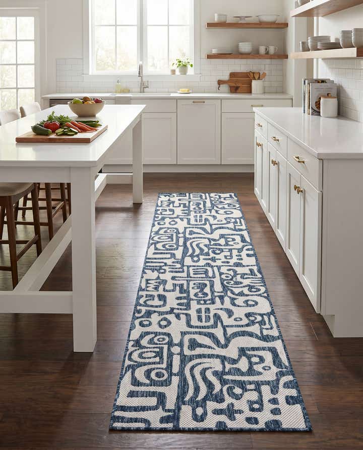 2' 7 x 12' Easy-Clean Modern Indoor / Outdoor Runner Rug