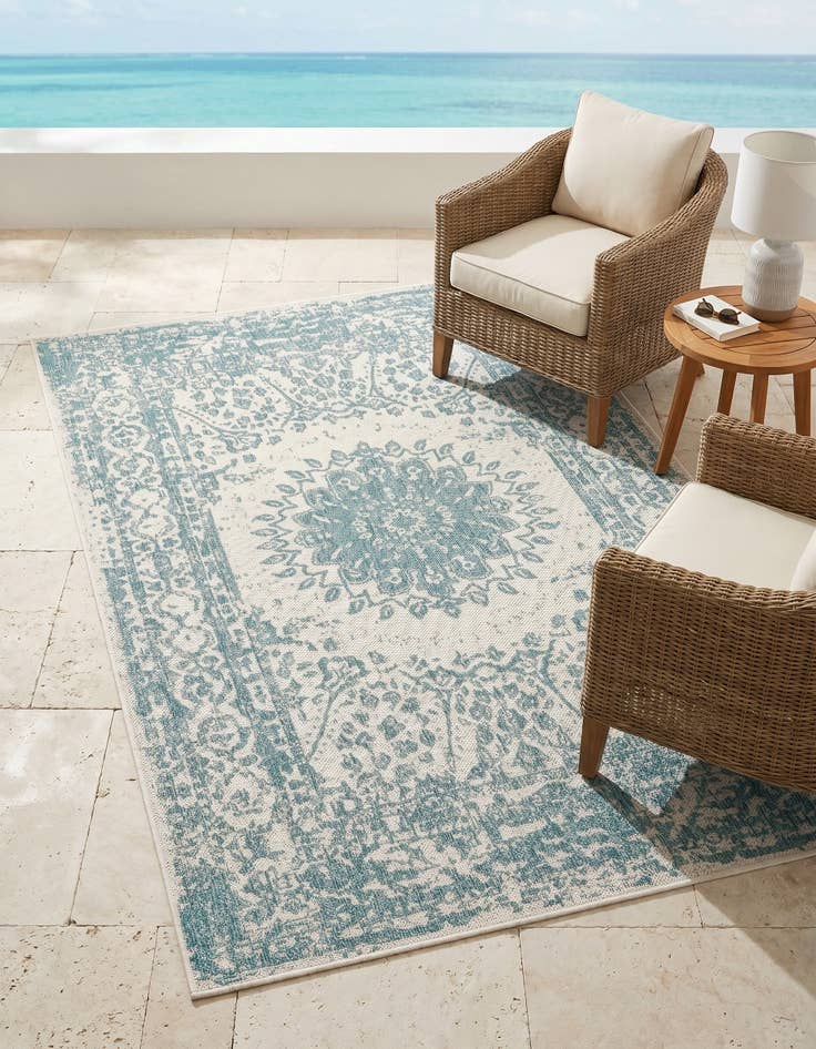 Detail image of 4' x 6' Easy-Clean Traditional Indoor / Outdoor Rug