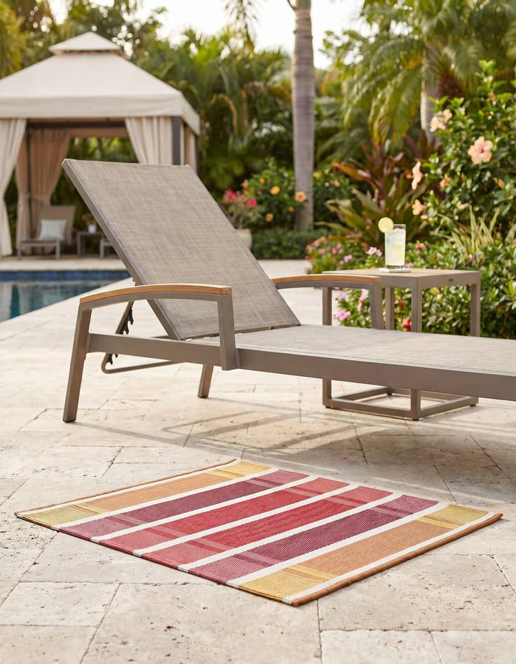 Detail image of 2' x 3' Easy-Clean Striped Indoor / Outdoor Rug