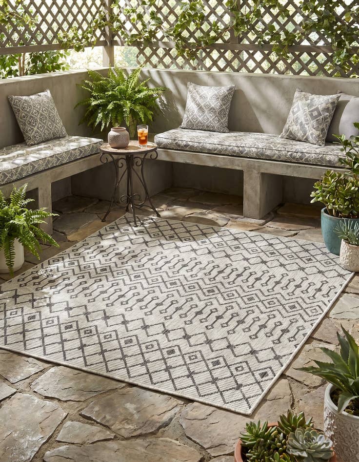 Detail image of 5' 3 x 5' 3 Easy-Clean Lattice Indoor / Outdoor Square Rug
