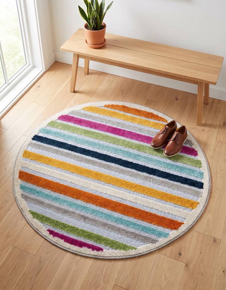 Detail image of 3' 3 x 3' 3 Easy-Clean Aruba Indoor / Outdoor Round Rug
