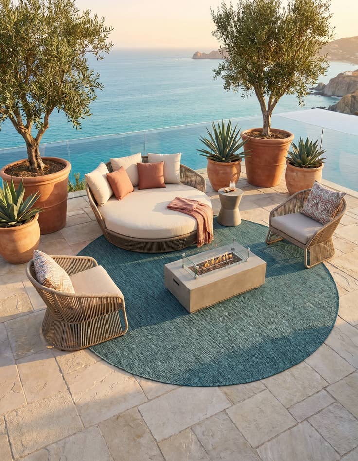 Detail image of 7' 10 x 10' Easy-Clean Solid Indoor / Outdoor Oval Rug