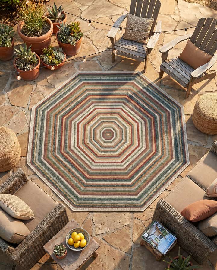 7' 10 x 7' 10 Easy-Clean Baja Indoor / Outdoor Octagon Rug
