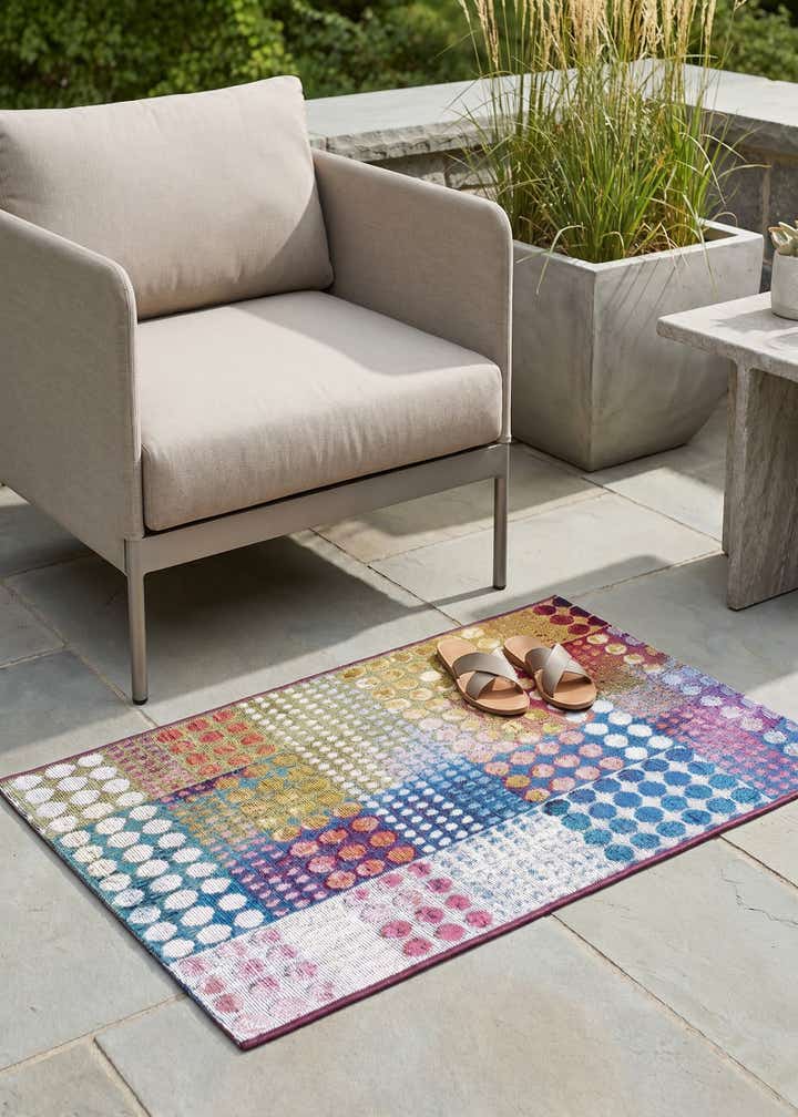 2' x 3' Easy-Clean Modern Indoor / Outdoor Rug