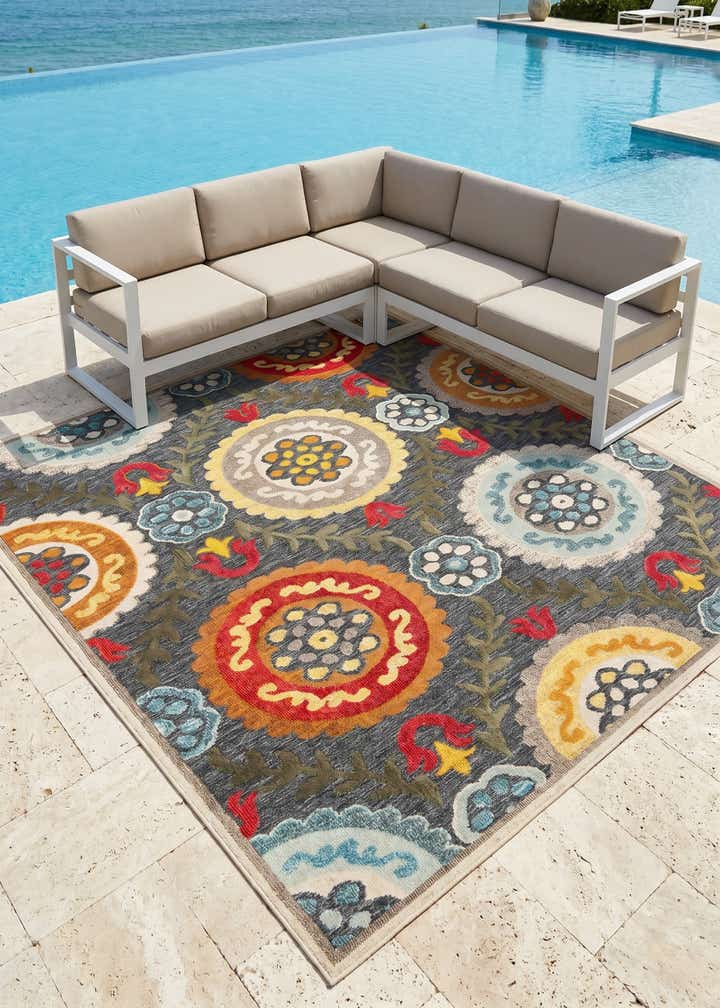 7' 10 x 7' 10 Easy-Clean Casablanca Indoor / Outdoor Square Rug