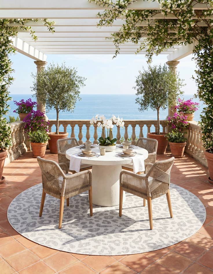 Detail image of 10' x 10' Easy-Clean Safari Indoor / Outdoor Round Rug