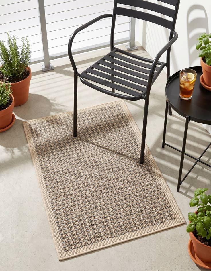 Detail image of 2' x 3' Easy-Clean Border Indoor / Outdoor Rug