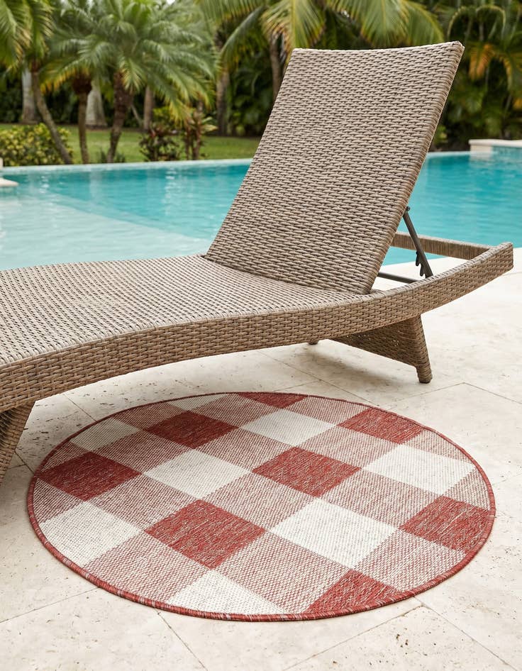 Detail image of 3' x 3' Easy-Clean Checkered Indoor / Outdoor Round Rug