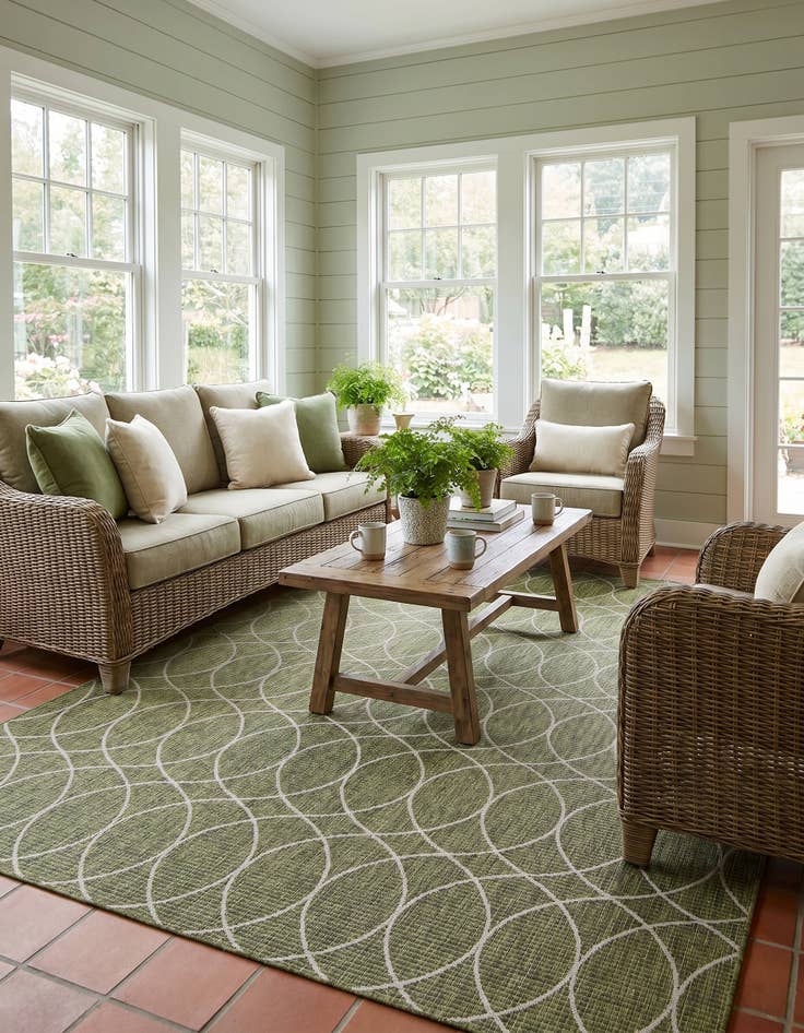 Detail image of 9' x 12' Easy-Clean Lattice Indoor / Outdoor Rug