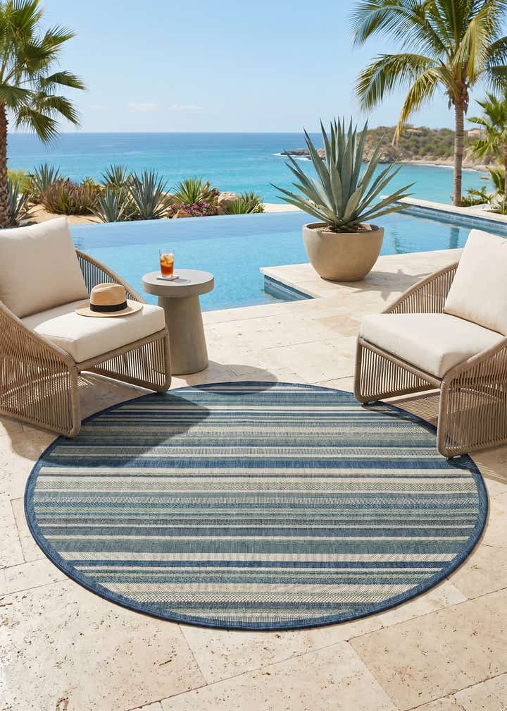 7' x 7' Easy-Clean Baja Indoor / Outdoor Round Rug