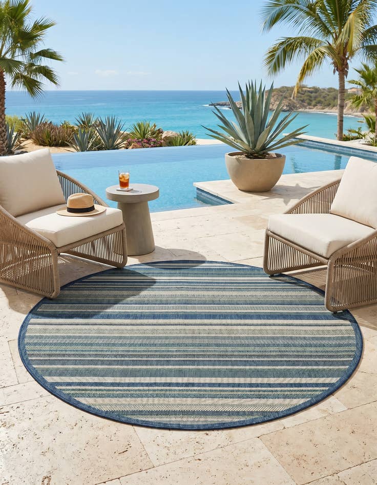 Detail image of 7' x 7' Easy-Clean Baja Indoor / Outdoor Round Rug