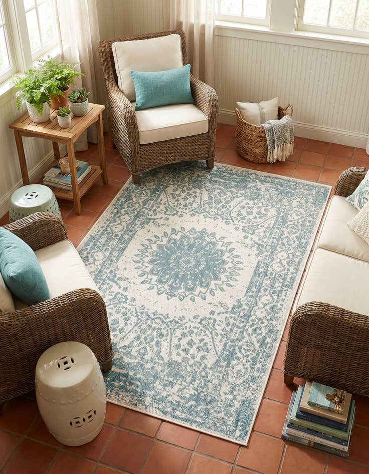 Detail image of 4' x 6' Easy-Clean Traditional Indoor / Outdoor Rug