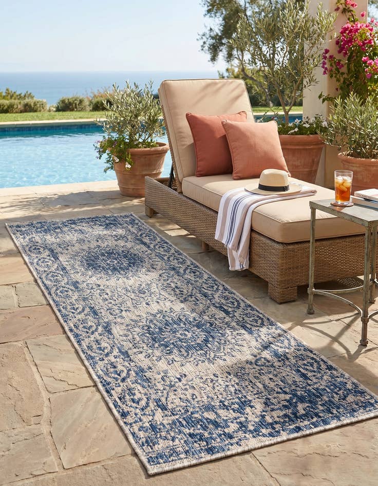 Detail image of 2' x 5' 3 Easy-Clean Traditional Indoor / Outdoor Runner Rug