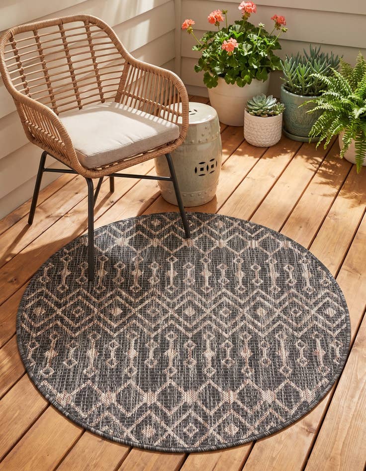 Detail image of 3' x 3' Easy-Clean Trellis Indoor / Outdoor Round Rug