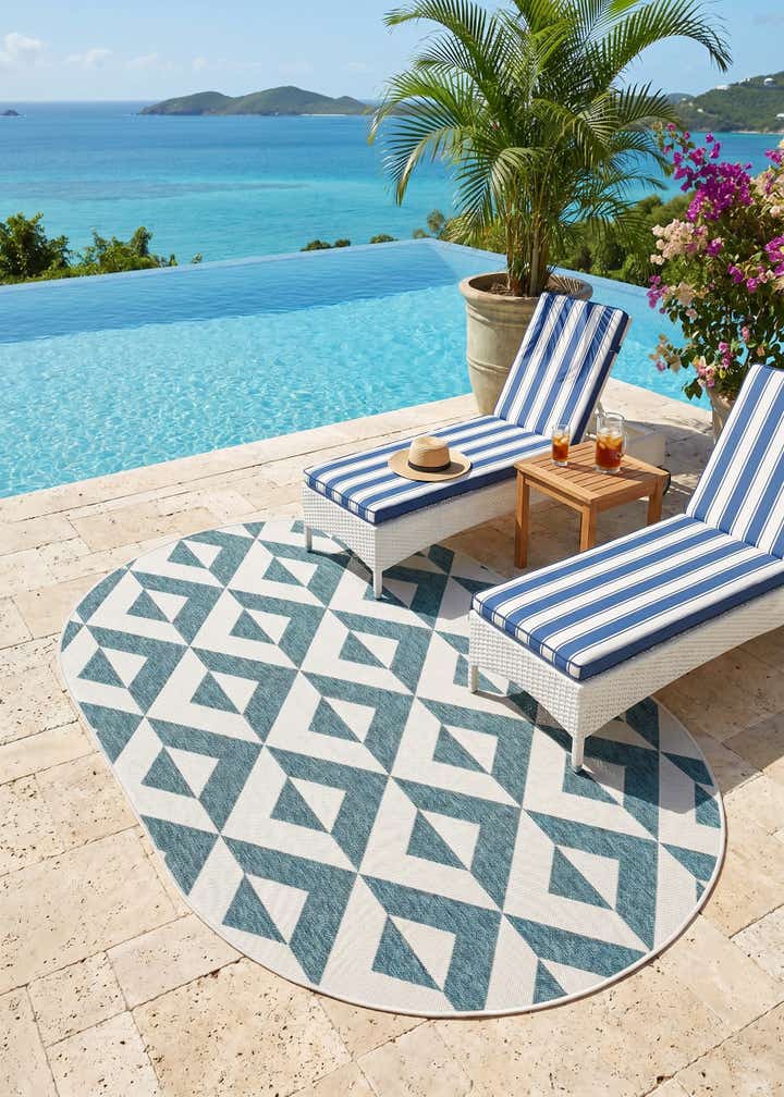 5' 3 x 8' Easy-Clean Jill Zarin Napa Indoor / Outdoor Oval Rug