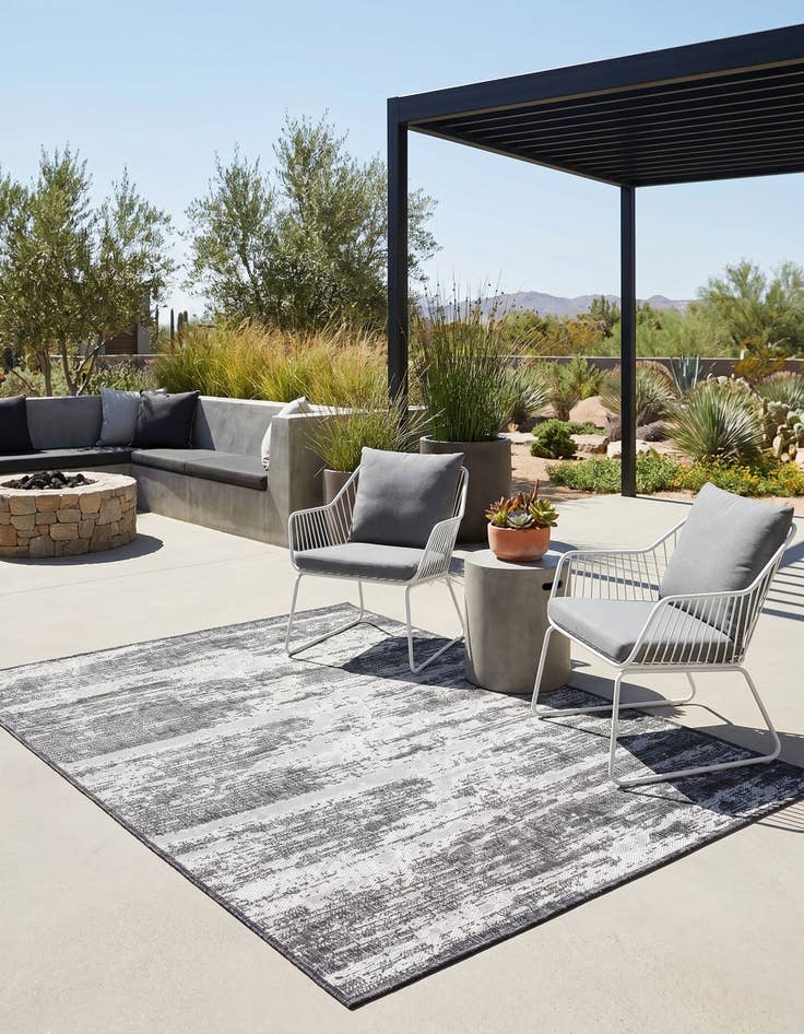 Detail image of 4' x 6' Easy-Clean Modern Indoor / Outdoor Rug